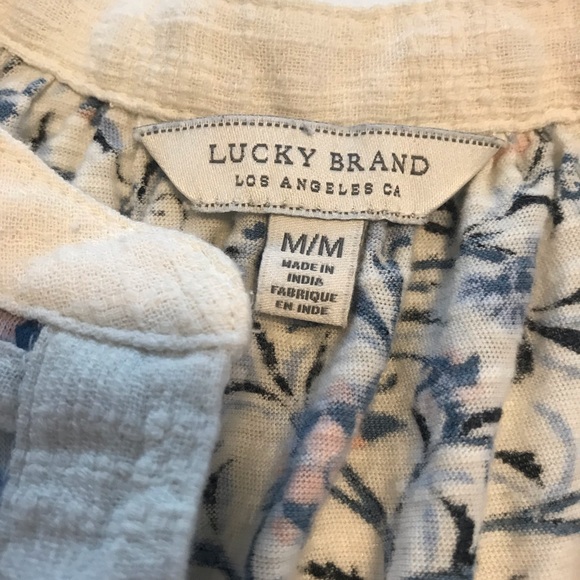 Lucky brand too worn once  medium but I’m large and it fits nice - Picture 3 of 4